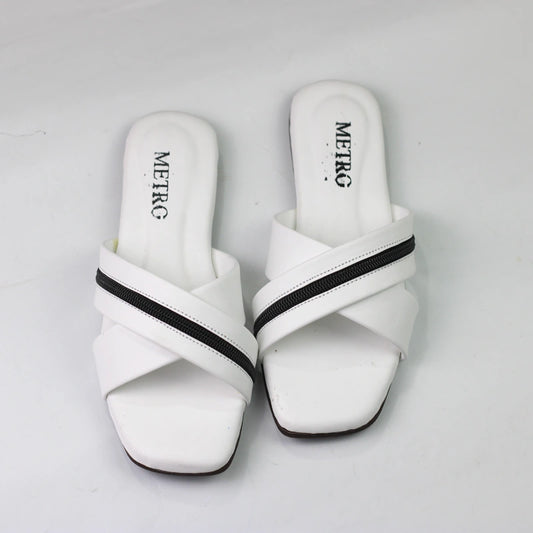 Women’s Crossover Strap Flat Sandals with Zipper Detail – Chic Casual Slip-Ons