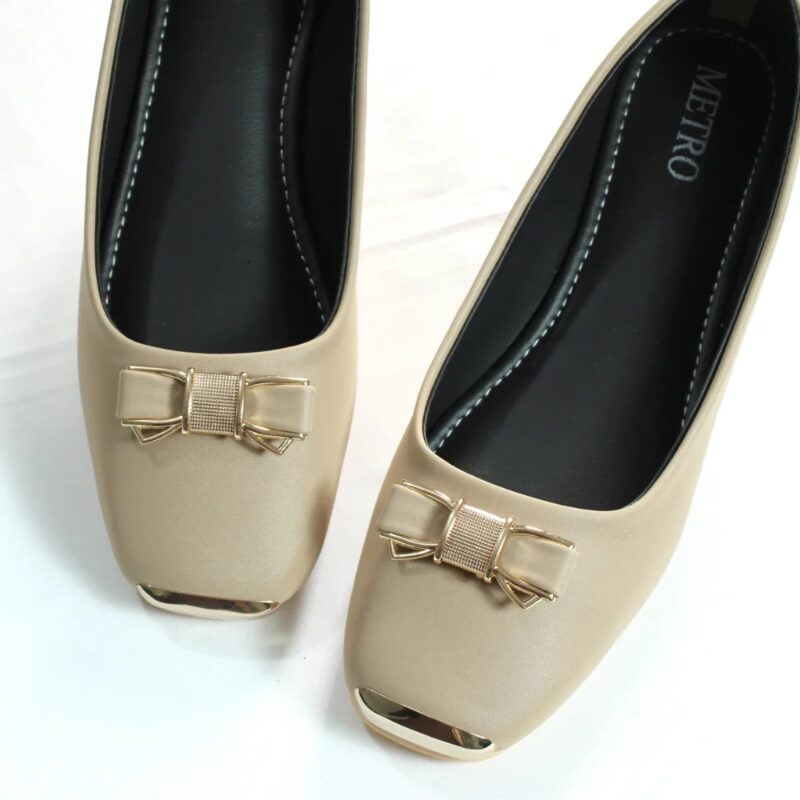 Metal Toe Tie Buckle Ladies Loafers