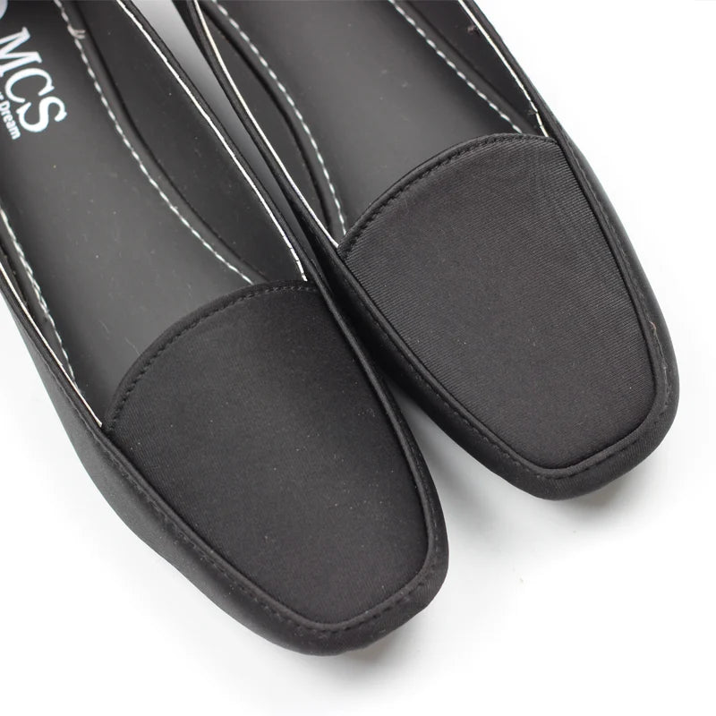 Lakra Buckle Less Loafer