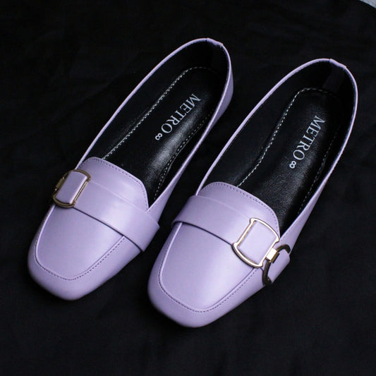 Chic Classic Buckle Loafers