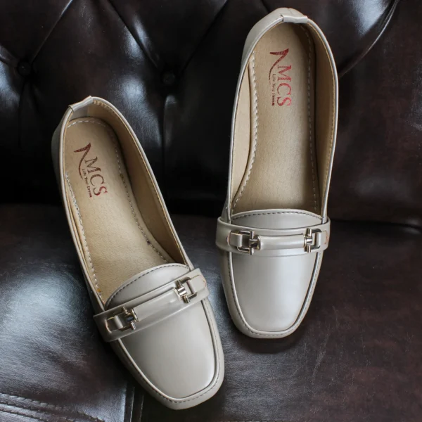 Brexa Collection Rexene Loafer (Beige)