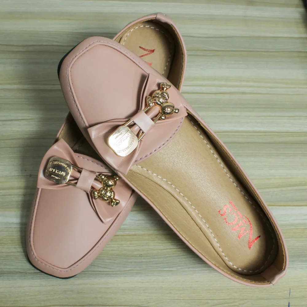Bear Buckle Rexene Loafer (Pooh Pink)