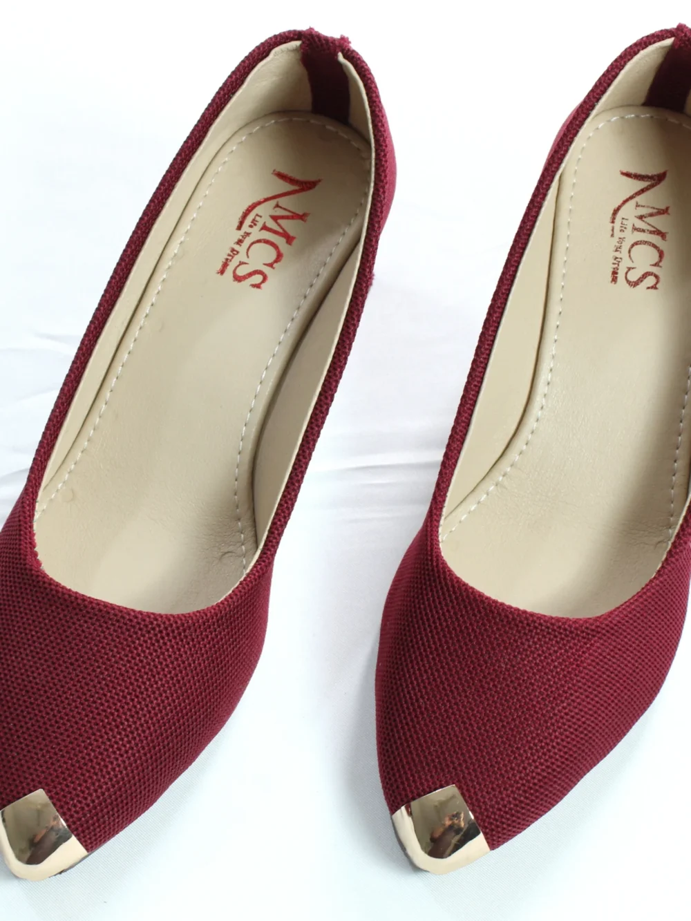 Jute Metal Toe Tip Court Shoe (Maroon)