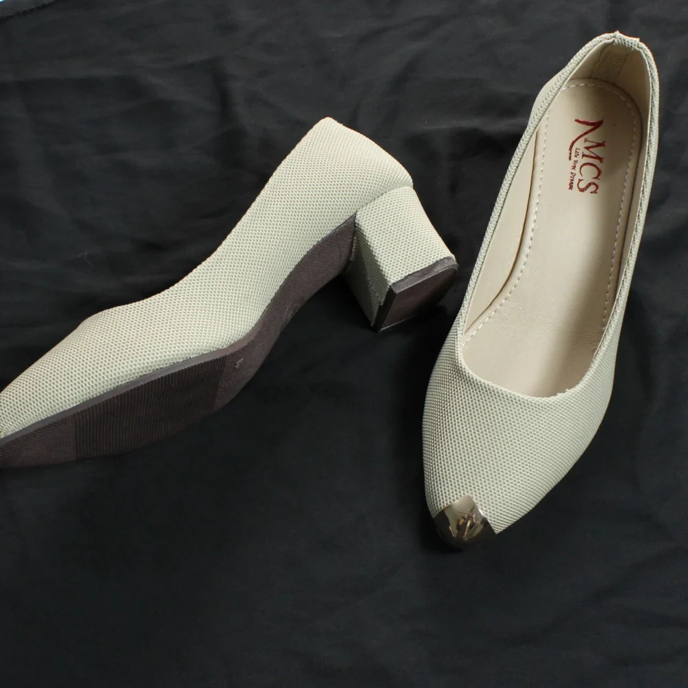 Jute Metal Toe Tip Court Shoe (Beige)