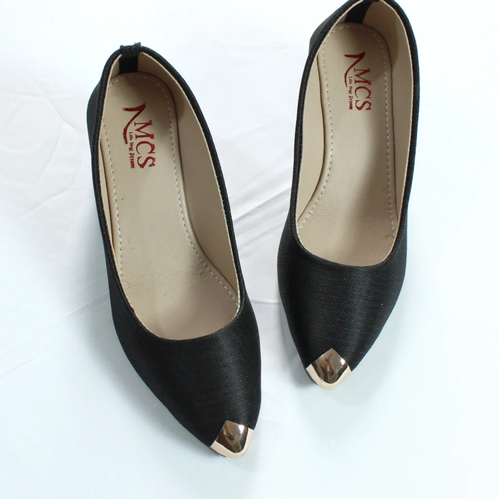 Jute Metal Toe Tip Court Shoe (Black)
