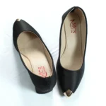 Jute Metal Toe Tip Court Shoe (Black)