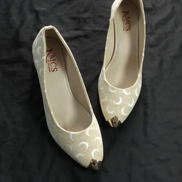 Moon Glitter Dust Court Shoe Metal Toe (Cream)