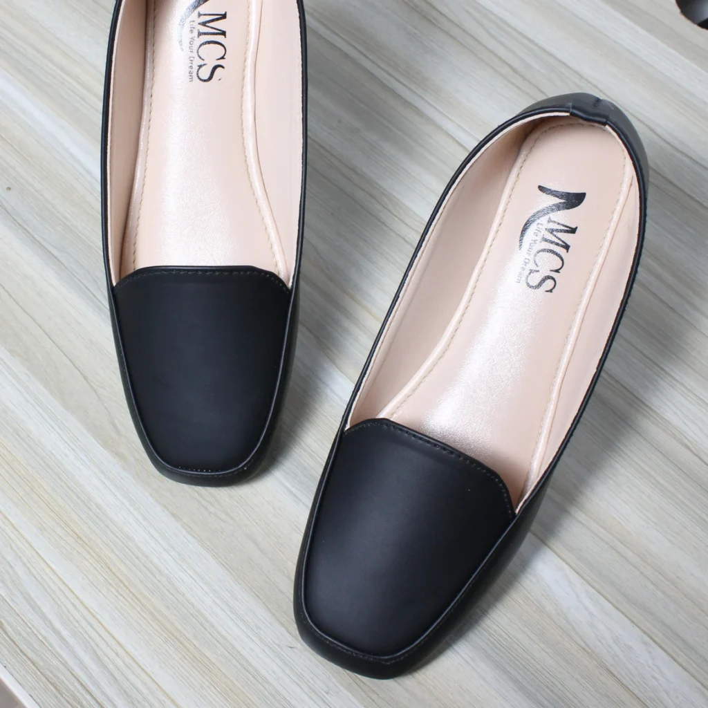 Plain Loafers (Black)