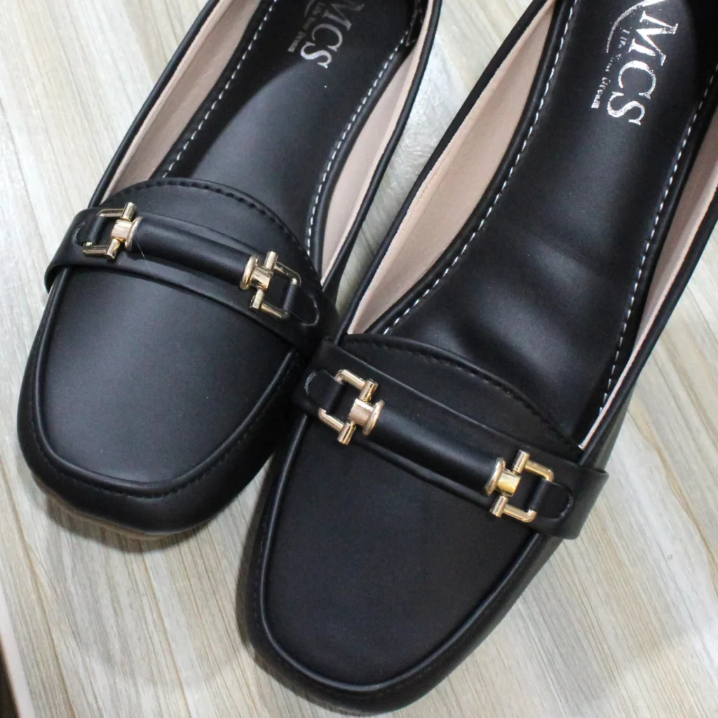 Brexa Collection Rexene Loafer (Black)