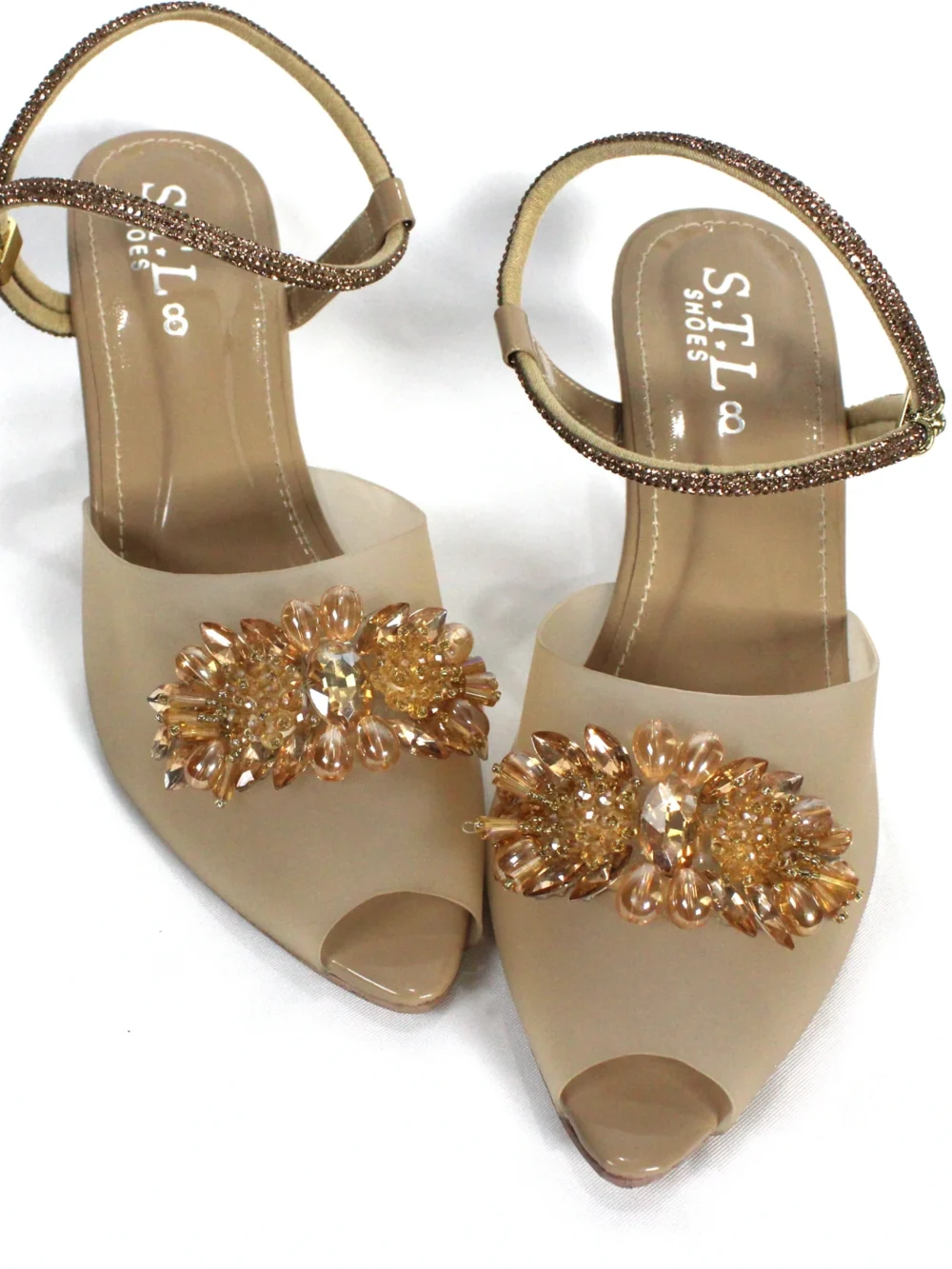 Glass Broche Article # 25424