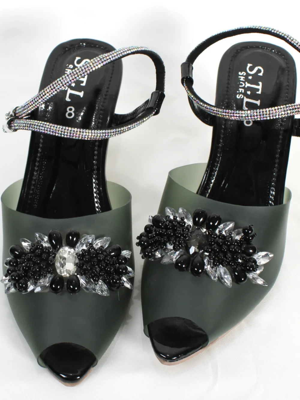 Glass Broche Article # 25425