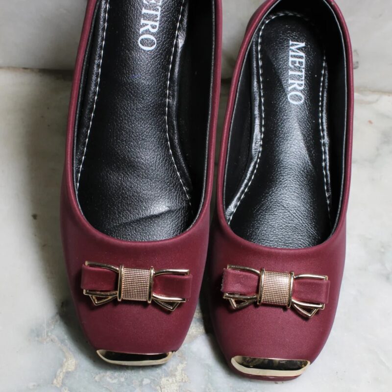 Metal Toe Tie Buckle Ladies Loafers