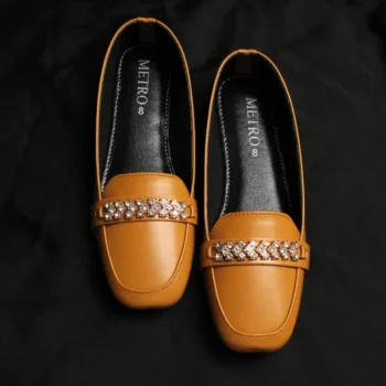 Beads Chain Buckle Loafer