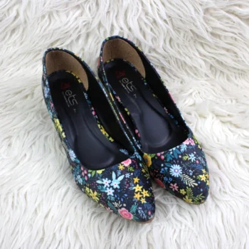 Chic Pointed Toe Floral Low Heel