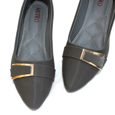 Pointed Pumps